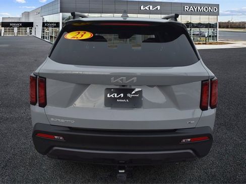 Certified 2023 Kia Sorento S w/ Panoramic Sunroof Package image 4