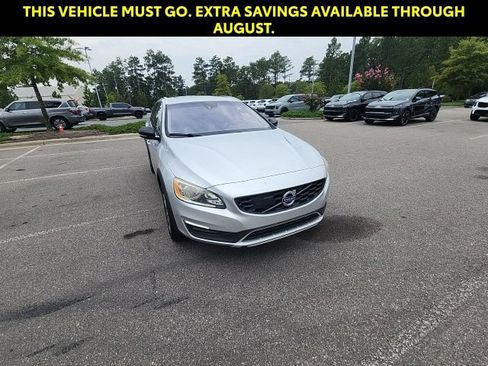 Used 2017 Volvo V60 T5 Cross Country w/ Convenience Package AWD/4WD image 3