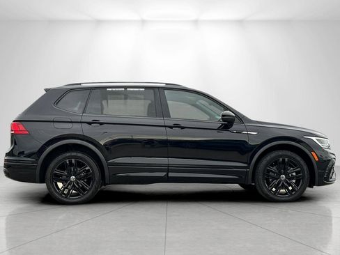 Used 2022 Volkswagen Tiguan SE R-Line image 2