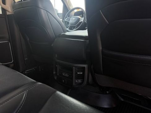 Used 2022 RAM 1500 Laramie AWD/4WD image 32