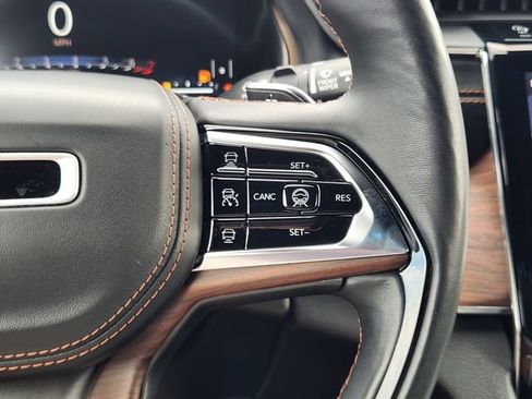 Used 2021 Jeep Grand Cherokee L Summit w/ Luxury Tech Group V AWD/4WD image 29