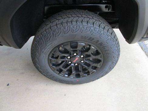Used 2026 GMC Canyon Elevation AWD/4WD image 9
