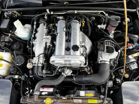 Used 1992 MAZDA MX-5 Miata RWD image 16