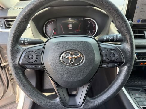 Used 2024 Toyota RAV4 XLE AWD/4WD image 19