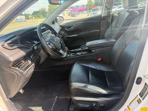 Used 2013 Toyota Avalon XLE Premium FWD image 19