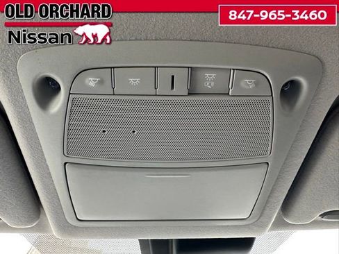 Used 2025 Nissan Leaf S image 17