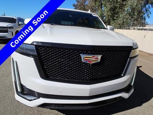 Used 2023 Cadillac Escalade ESV Sport Platinum w/ Heavy-Duty Trailer Package image 2