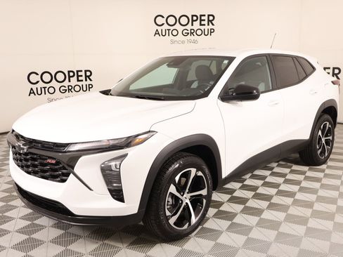 Used 2024 Chevrolet Trax RS w/ Driver Confidence Package image 10