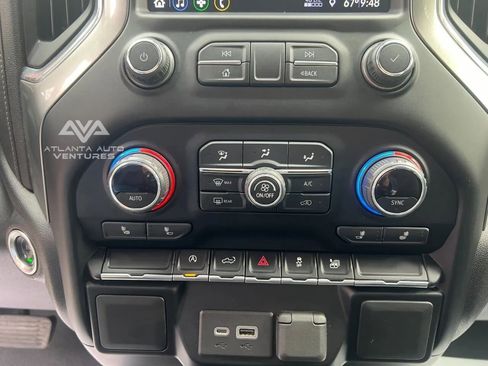 Used 2021 Chevrolet Silverado 1500 LT image 31