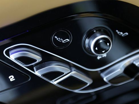 Used 2021 Land Rover Range Rover Autobiography Fifty Edition image 19