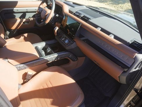 New 2026 Land Rover Defender 110 OCTA image 22