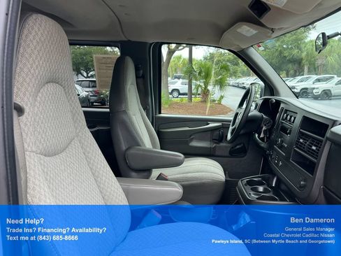 Used 2009 Chevrolet Express 2500 Passenger RWD image 12