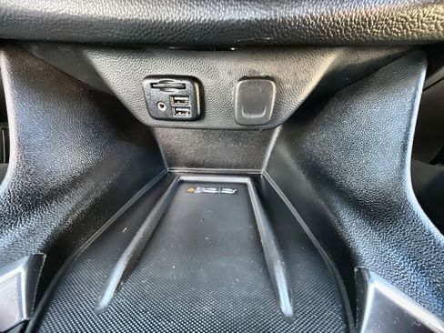 Used 2023 Chevrolet Traverse Premier image 35