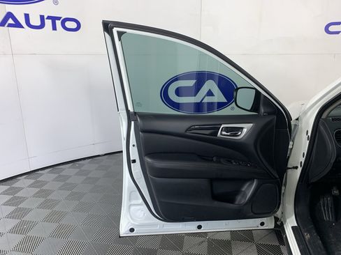 Used 2020 Nissan Pathfinder SV FWD image 13