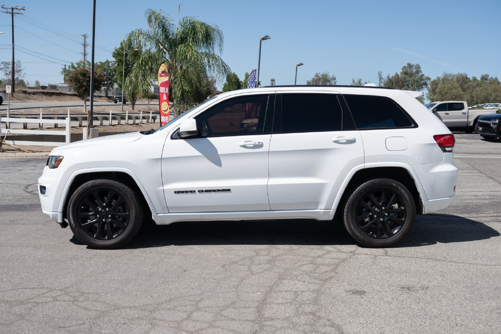Used 2021 Jeep Grand Cherokee Laredo X RWD image 8