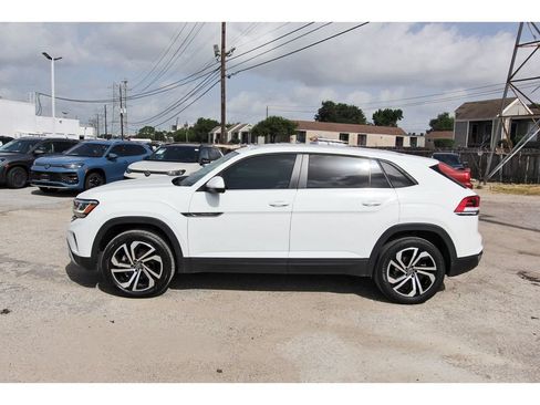 Used 2022 Volkswagen Atlas Cross Sport SE FWD image 4