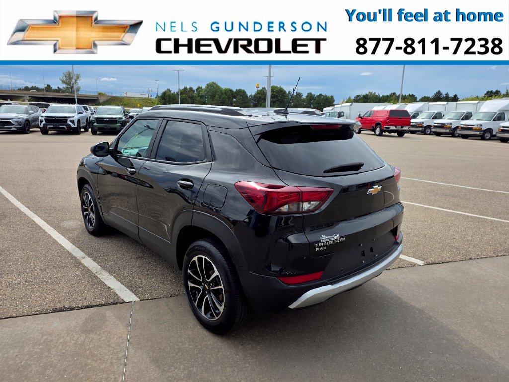 Used 2024 Chevrolet TrailBlazer LT w/ Convenience Package AWD/4WD image 5