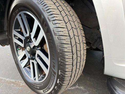 Used 2018 Toyota 4Runner Limited image 3