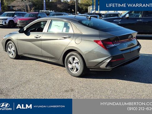 New 2026 Hyundai Elantra SE FWD image 10