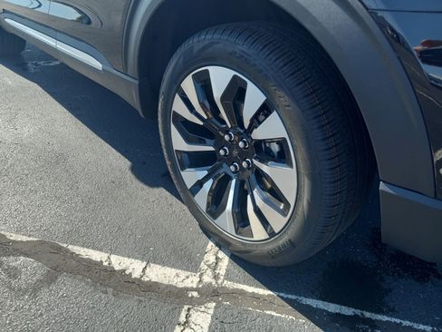 New 2026 Ford Explorer Platinum w/ LUX Leather Package image 10