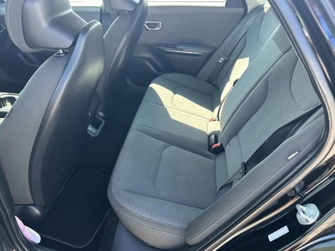 Used 2025 Kia K4 LXS image 19