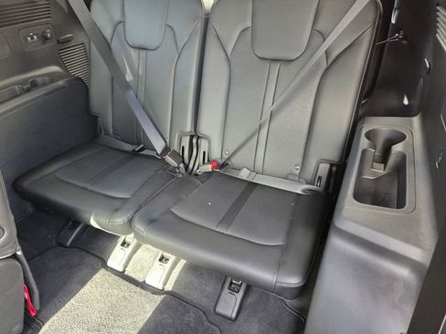 Used 2023 Kia Sorento EX w/ Panoramic Sunroof Package FWD image 11