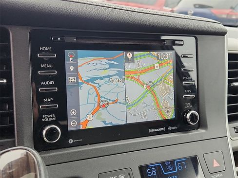 Used 2020 Toyota Sienna XLE image 17