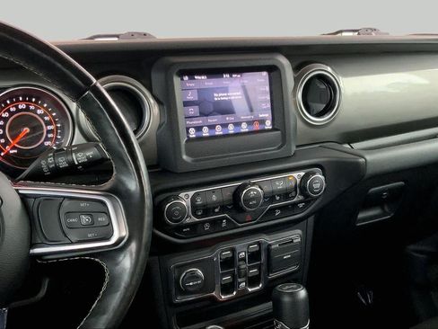 Used 2020 Jeep Wrangler Unlimited Sahara w/ Cold Weather Group AWD/4WD image 7