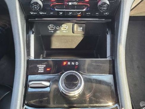 Used 2023 Jeep Grand Cherokee L Limited AWD/4WD image 32
