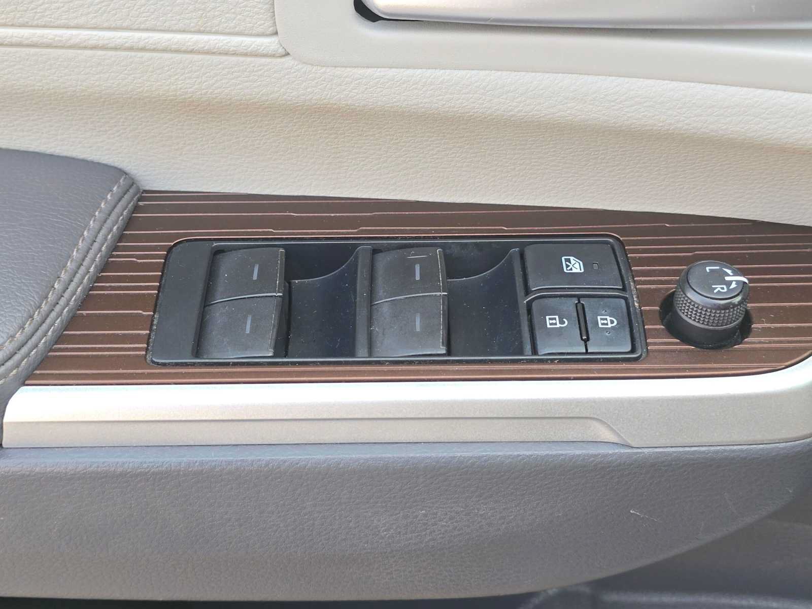 Certified 2021 Toyota Sienna XLE FWD image 27
