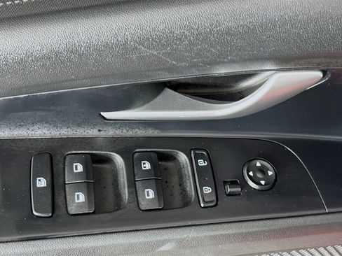 Used 2023 Hyundai Elantra SE FWD image 22