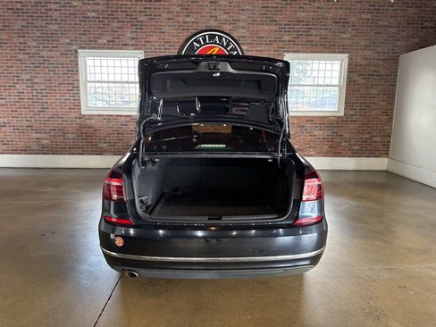 Used 2018 Volkswagen Passat 2.0T SE w/ SE Lighting Package image 42