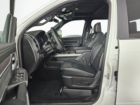 New 2026 RAM 2500 Laramie w/ Night Edition AWD/4WD image 18