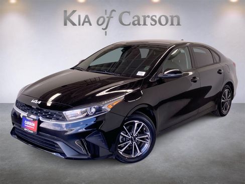Certified 2022 Kia Forte LXS w/ LXS Technology Package FWD image 1