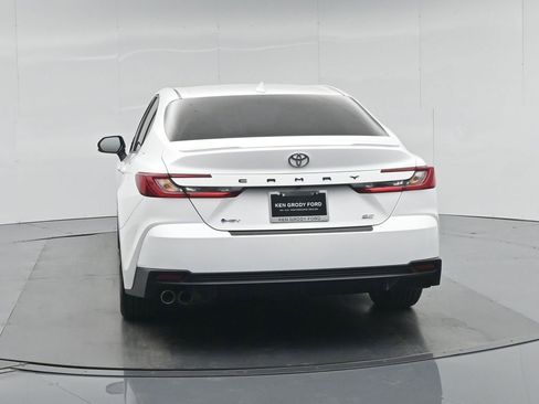 Used 2025 Toyota Camry SE FWD image 30