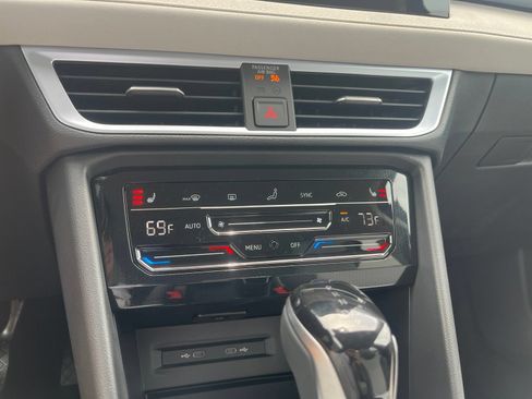 New 2026 Volkswagen Taos SE FWD image 18