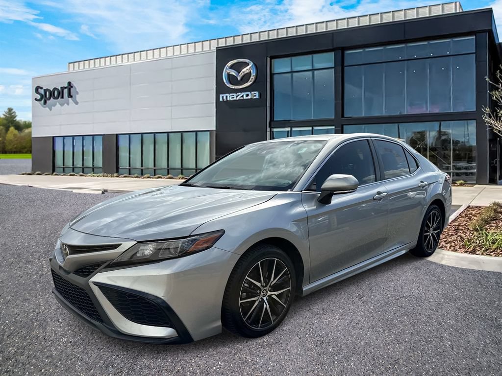 Used 2023 Toyota Camry SE FWD image 8