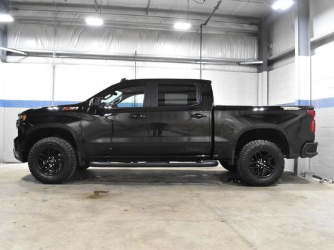 Used 2020 Chevrolet Silverado 1500 LT Trail Boss w/ Midnight Edition AWD/4WD image 22