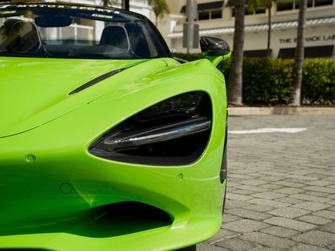 Used 2024 McLaren 750S Spider RWD image 41