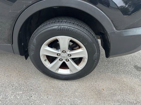 Used 2014 Toyota RAV4 XLE image 9
