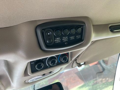 Used 2013 GMC Savana 2500 Extended RWD image 20