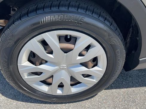 Used 2021 Toyota C-HR LE FWD image 9