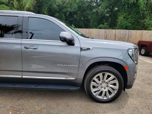 Used 2022 GMC Yukon SLT w/ SLT Premium Package AWD/4WD image 11