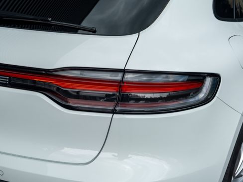 Certified 2026 Porsche Macan AWD/4WD image 38