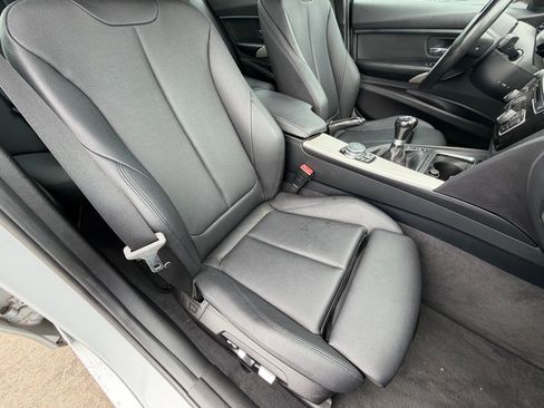 Used 2017 BMW 320i Sedan RWD image 20