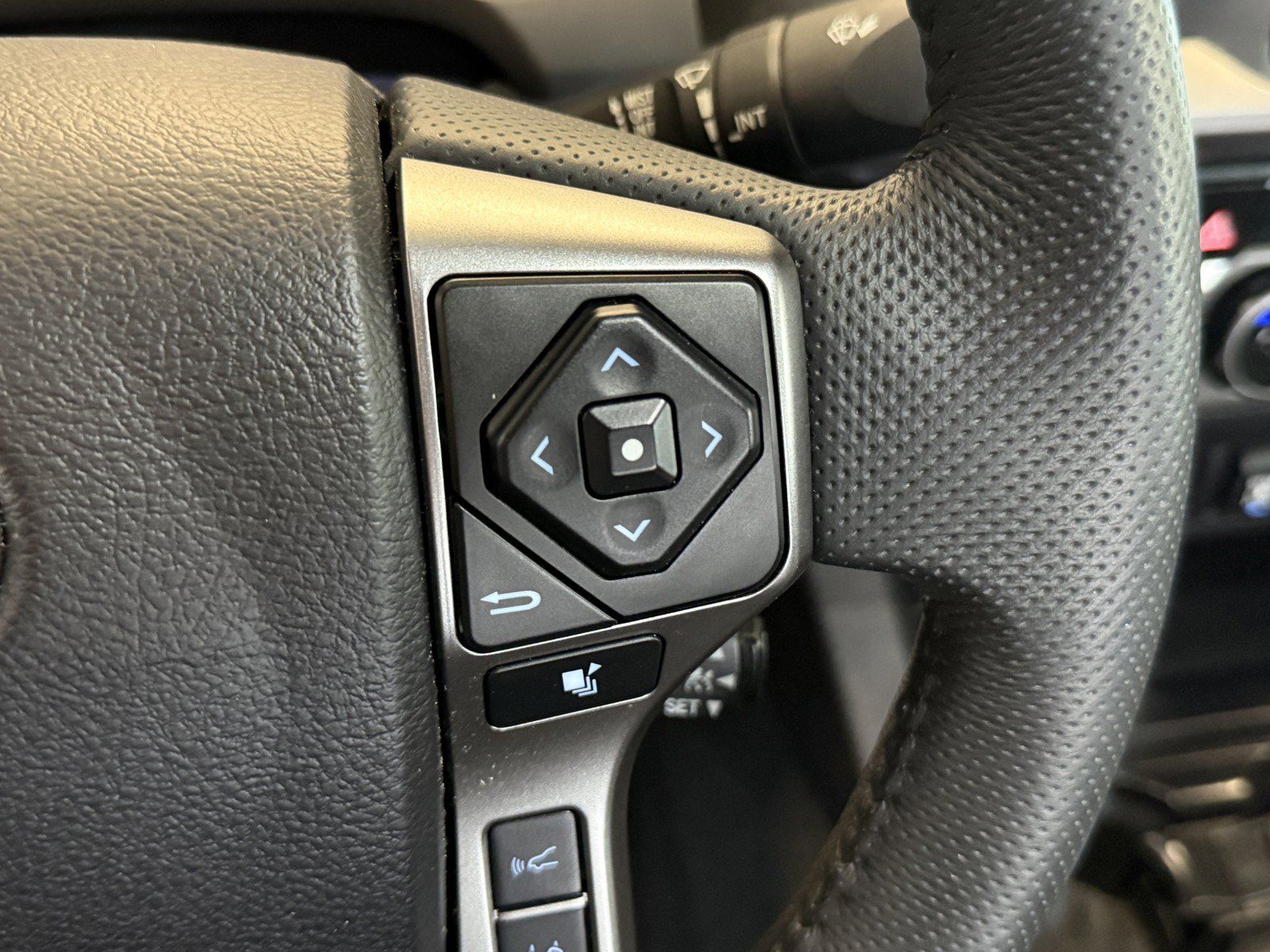 Used 2022 Toyota Tacoma Limited w/ Nightshade Package AWD/4WD image 20