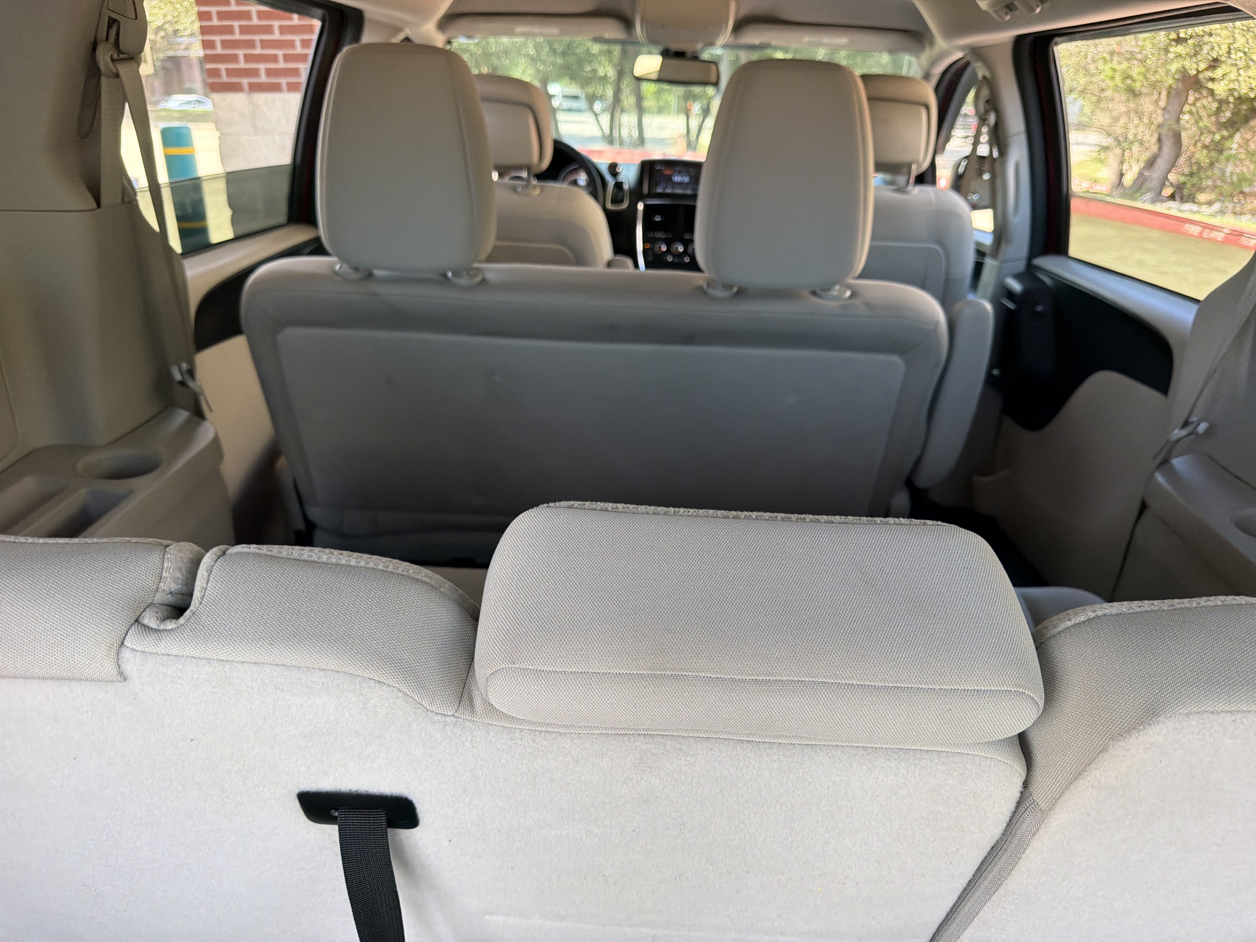 Used 2018 Dodge Grand Caravan SE w/ UConnect Hands-Free Group FWD image 16