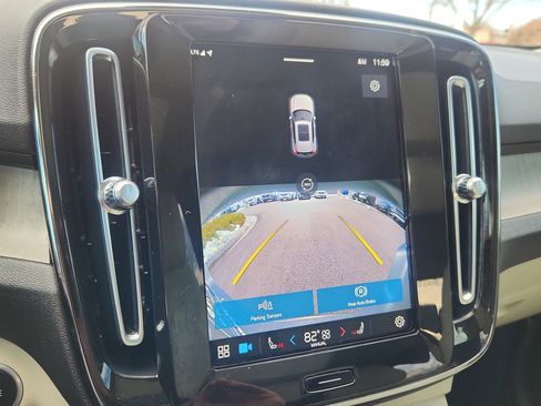 Certified 2023 Volvo XC40 B5 Plus w/ Driver Assist Package image 19