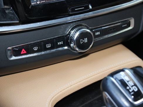 Used 2018 Volvo S90 T5 Momentum w/ Convenience Package image 26