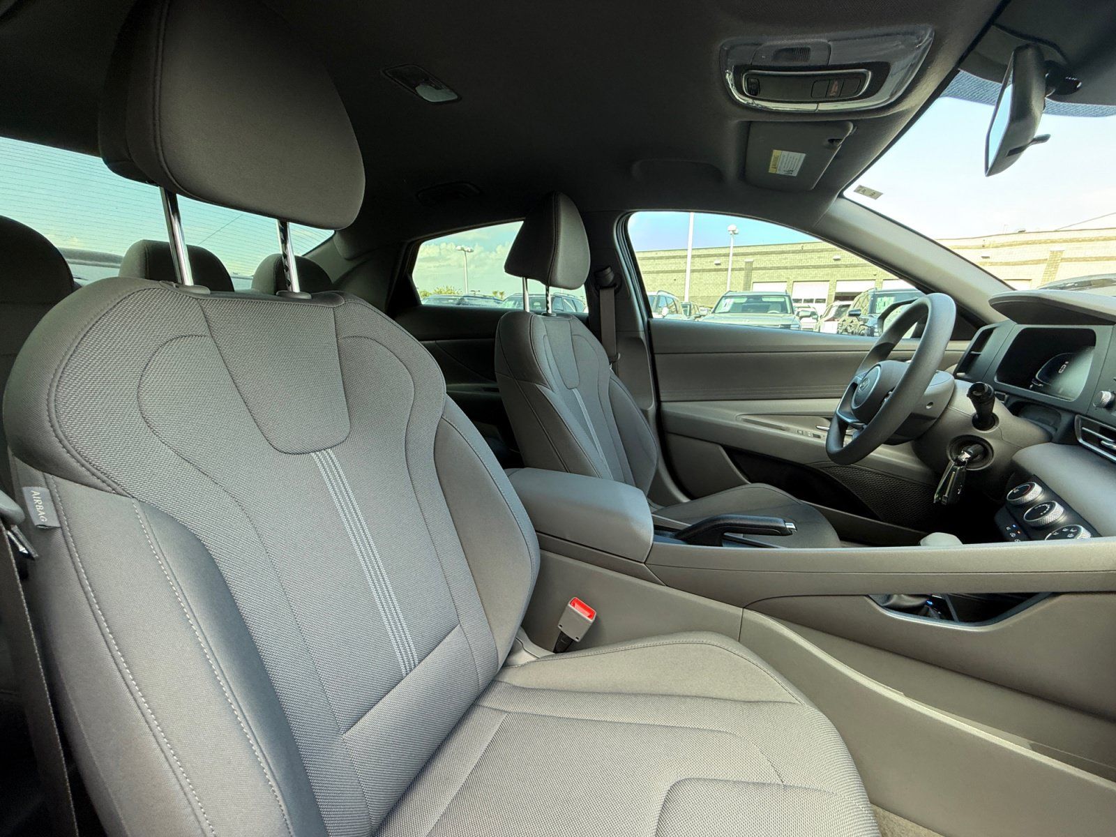 Certified 2025 Hyundai Elantra SE FWD image 19